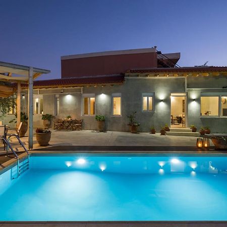 Villa Roxanne Galatás Exterior foto