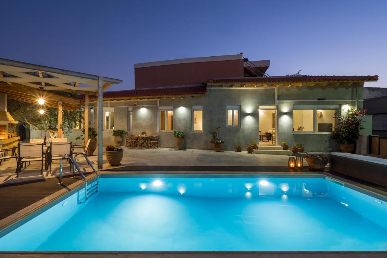 Villa Roxanne Galatás Exterior foto